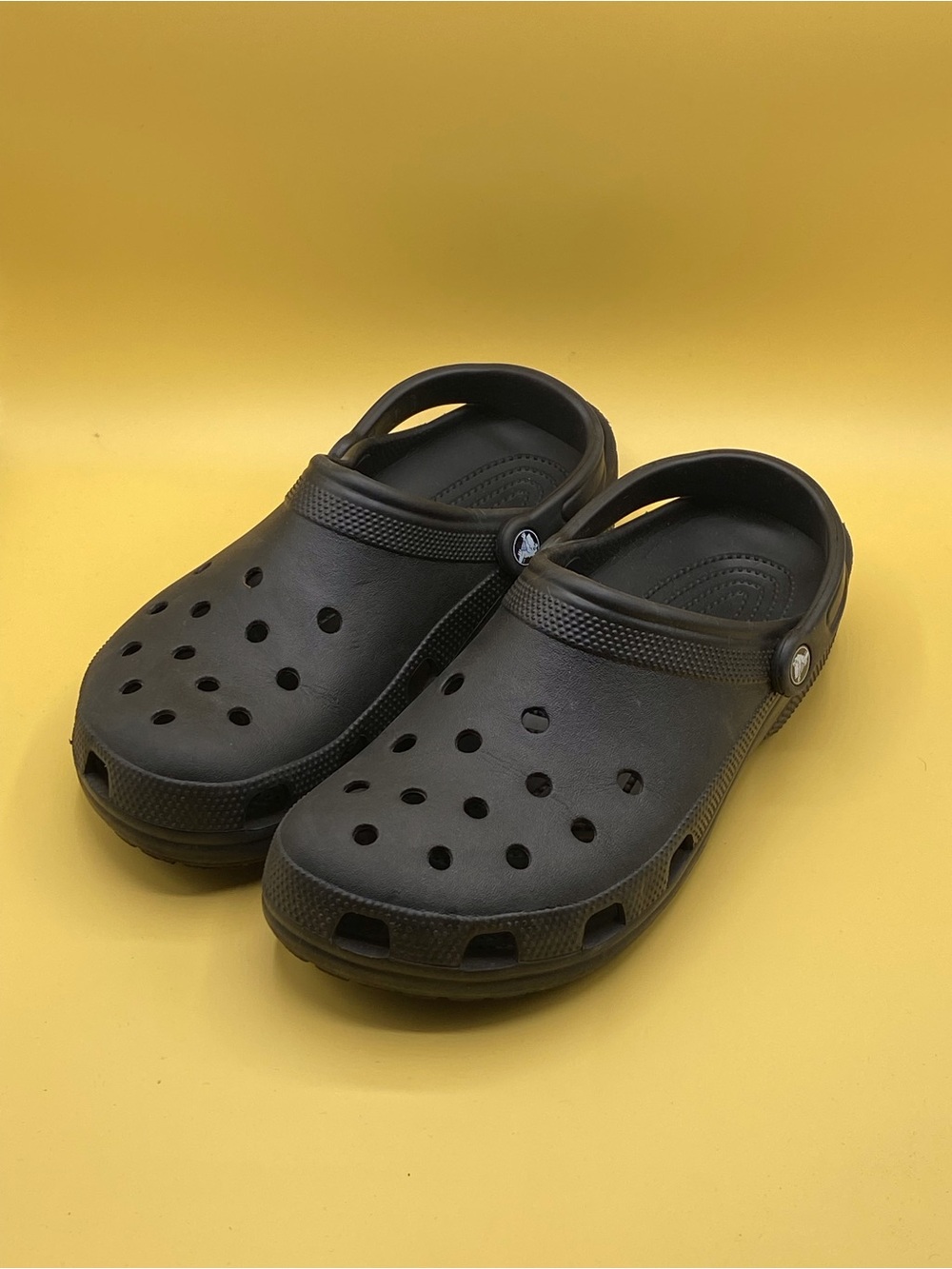 CROCS Classic Black Vented Clog - Picture 2 of 4
